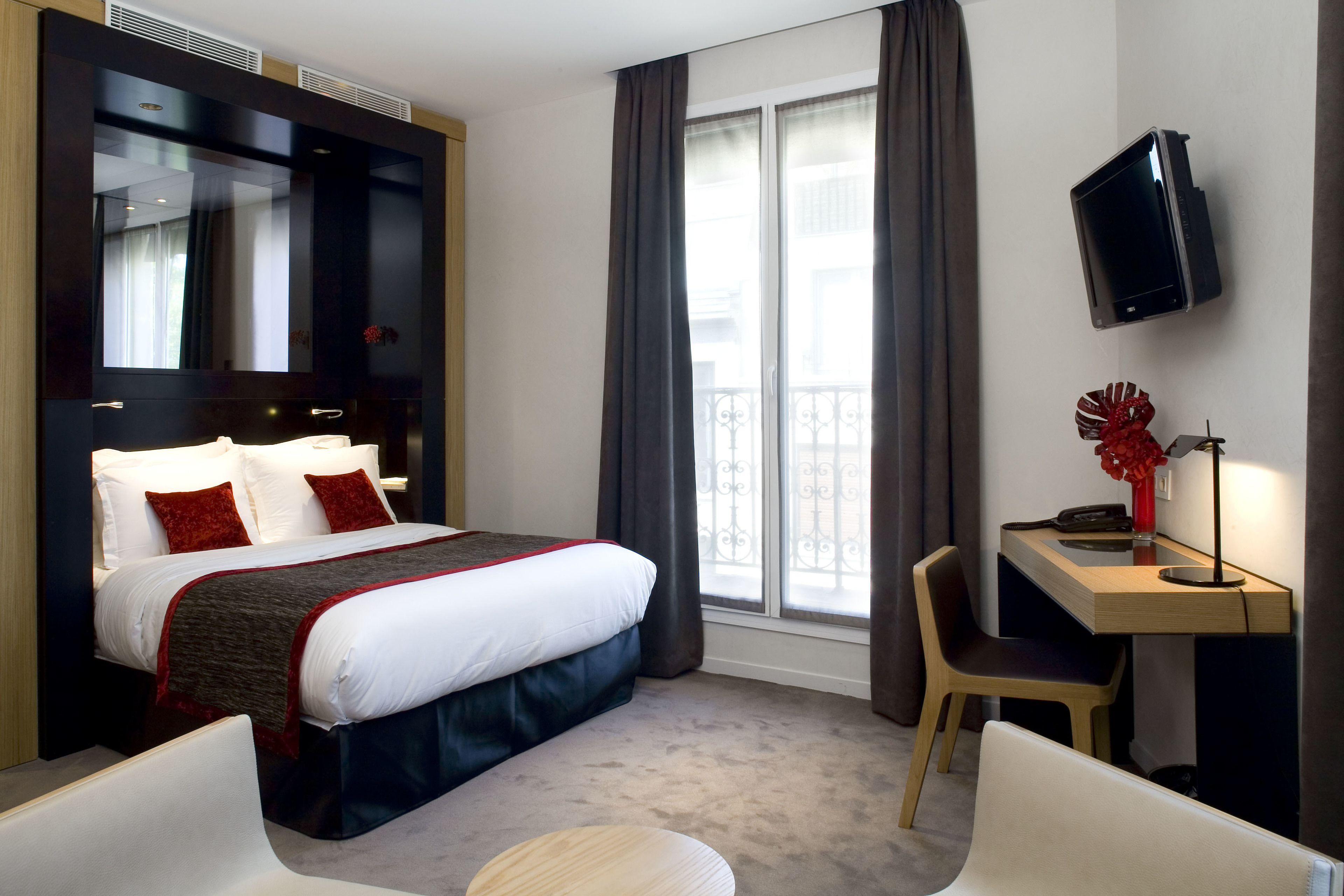 Marceau Champs-elysees Hotel 3*