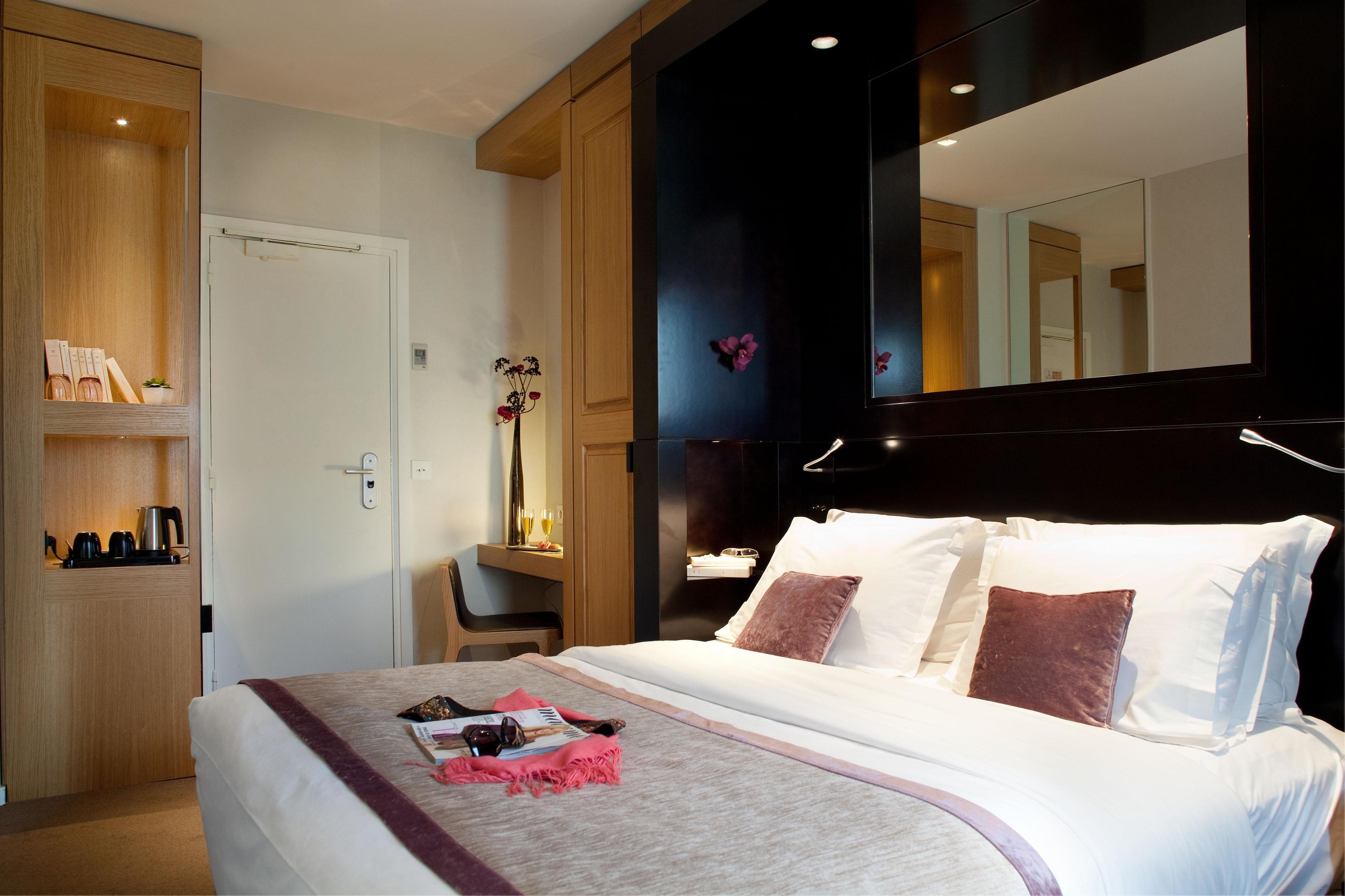Hotel Marceau Champs-elysees 3*