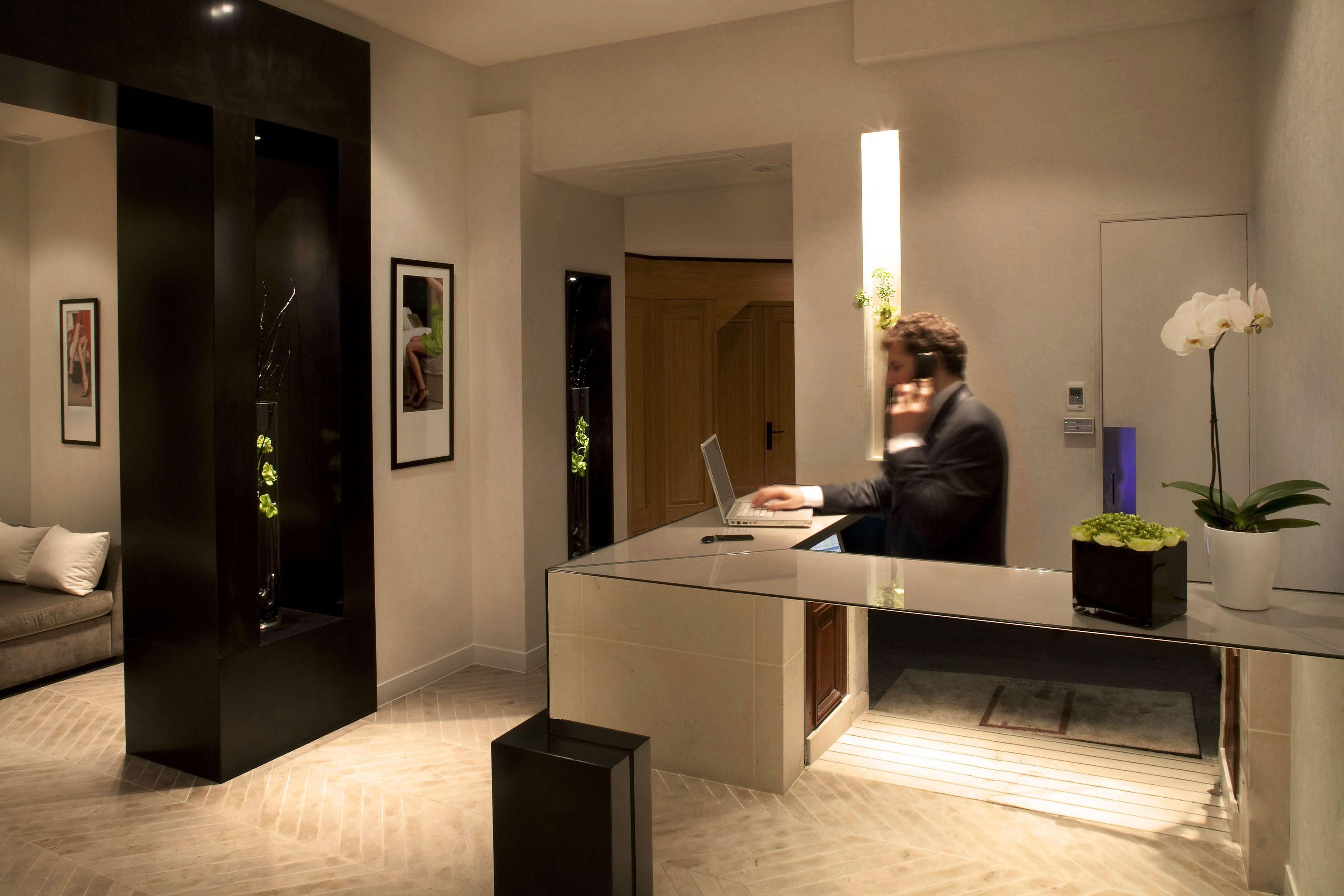 Marceau Champs-elysees 3* Paris