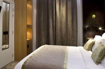 Marceau Champs-elysées Hotel Parigi