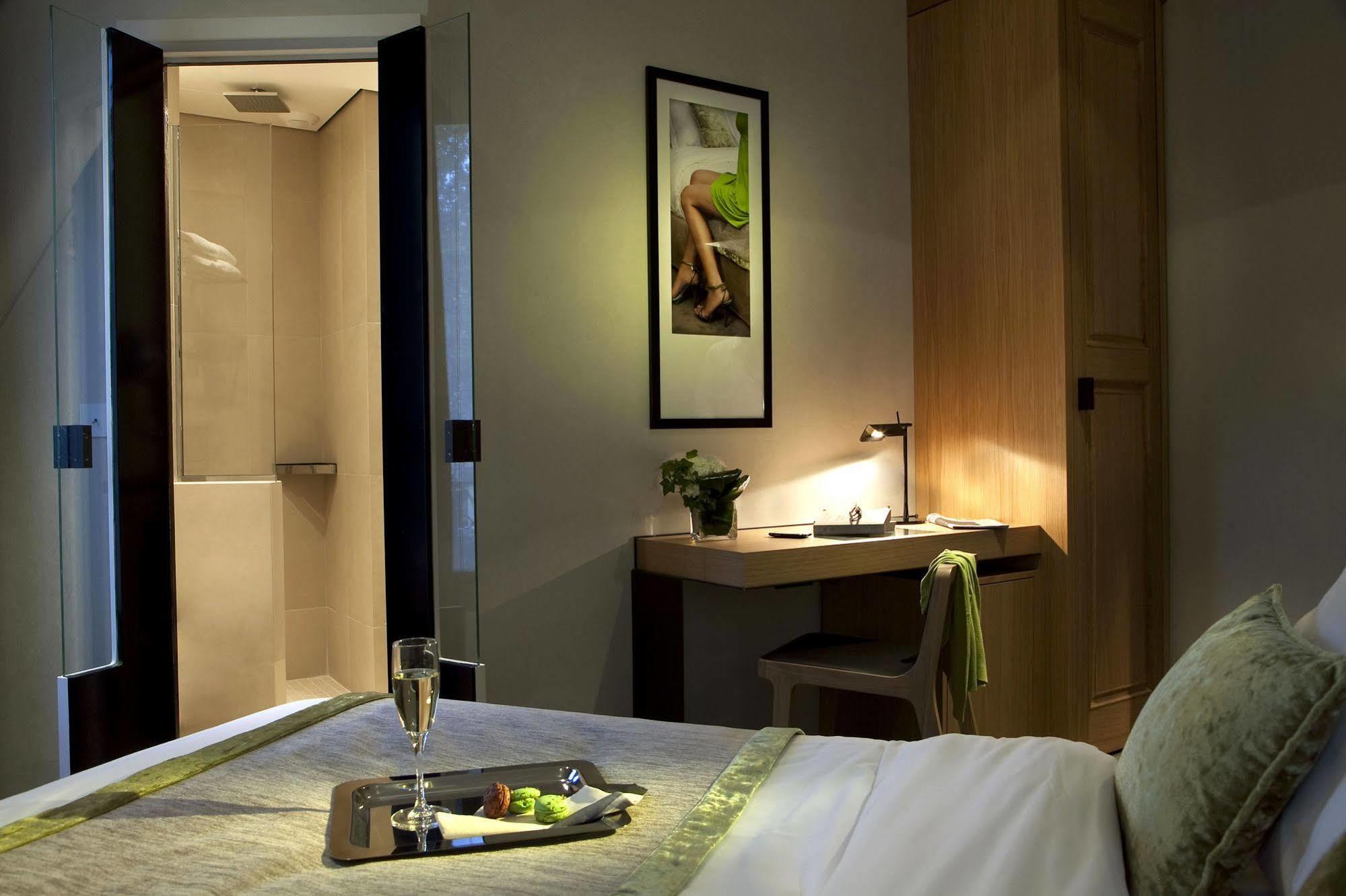 Hotel Marceau Champs-elysées Parigi