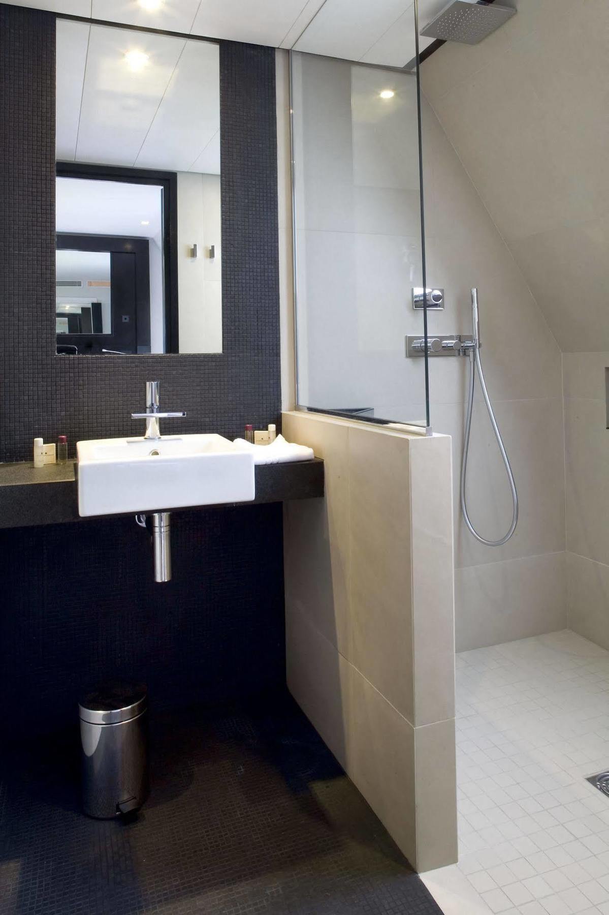 Hotel Marceau Champs-elysées Parigi