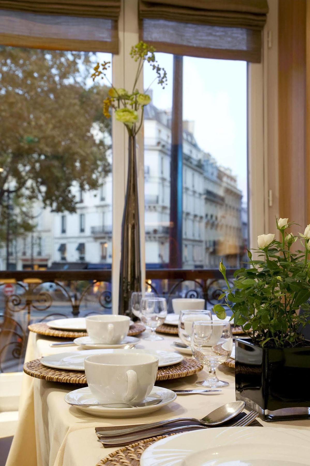 Marceau Champs-elysées Hotel Parigi